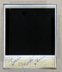 Detail: Polaroid im Cover, Rueckansicht, Signatur von Martin Sheen